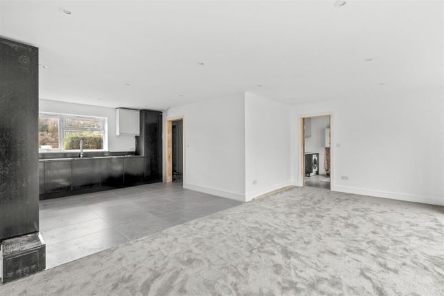 The Warren, Norwood Road, High Wycombe photo 3
