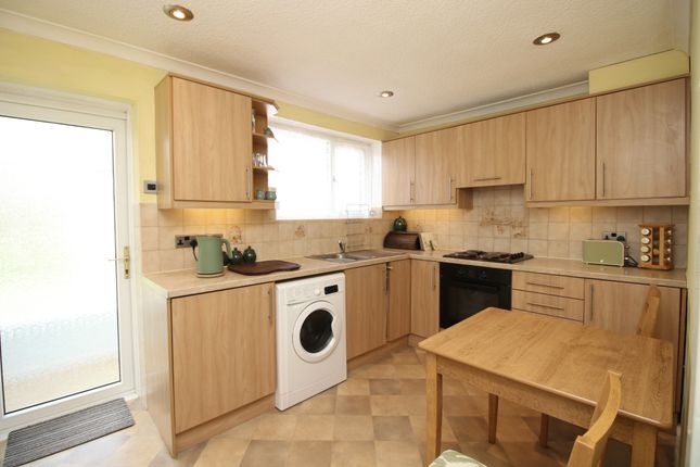 40, Milburn Avenue, Thornton-Cleveleys photo 4