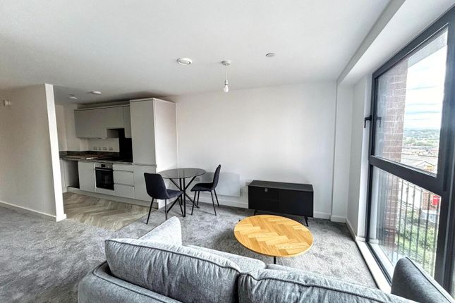 512, Willow Court, Salford photo 4