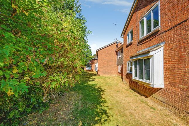 35, Hales Park Close, Hemel Hempstead photo 4