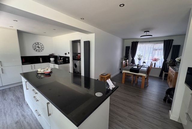 3 Broadoak Close, West Hill, Ottery St Mary photo 5