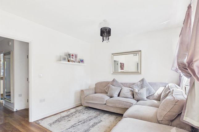 2, Meyrick Mead, Harlow photo 4