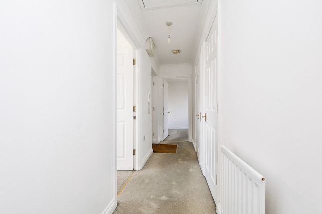 11, Parnell Close, Grays photo 2