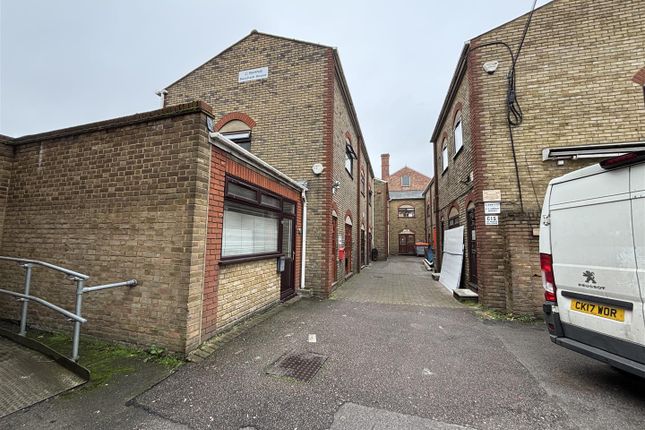 Bavdene Mews, 25, The Burroughs, Church Road, London photo 2