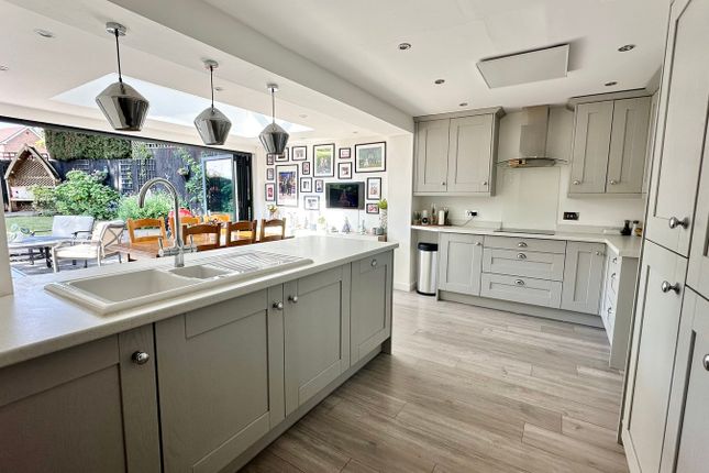 6, Martel Close, CAMBERLEY photo 4