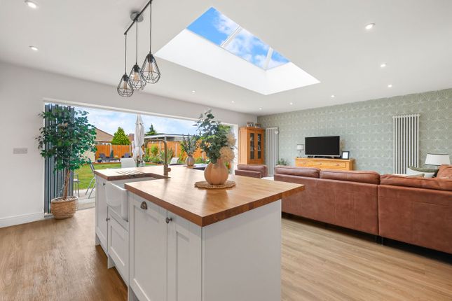 1, Kenilworth Grove, Clacton-on-Sea photo 3
