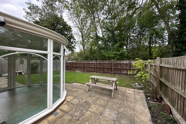 11, Sycamore Close, Cambridge photo 4