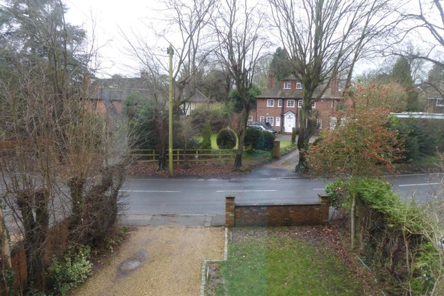 Flat to rent in Woodcote Road, Caversham Heights
