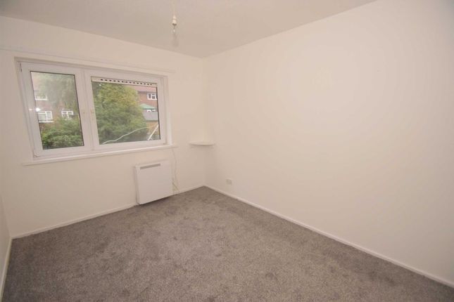 37, Newhall Green, Leeds photo 4