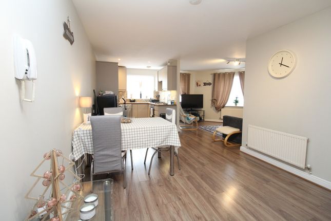 Thumbnail Flat for sale in Chestnut Grove, Anerley