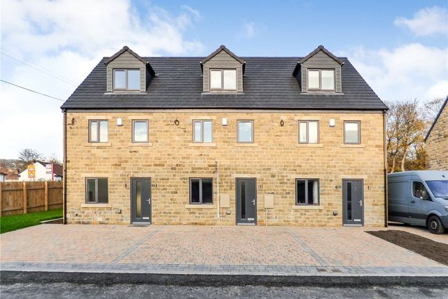 Thumbnail Town house for sale in Busfield Court, Sandbeds, Keighley