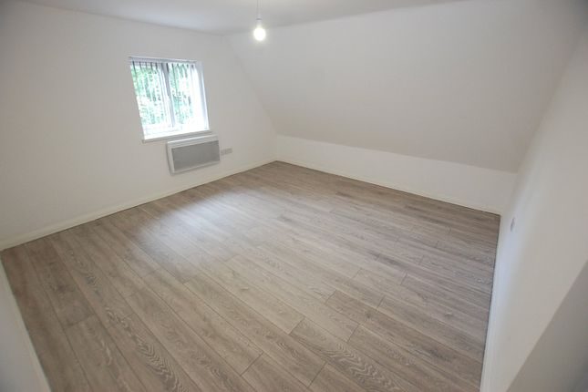 Flat 4, 39D,, Canterbury Street, Greater Manchester photo 4