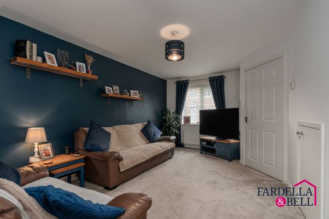 22 Park Gate Close, Burnley photo 2
