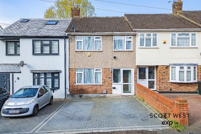 Thumbnail Terraced house for sale in Passingham Avenue, Billericay