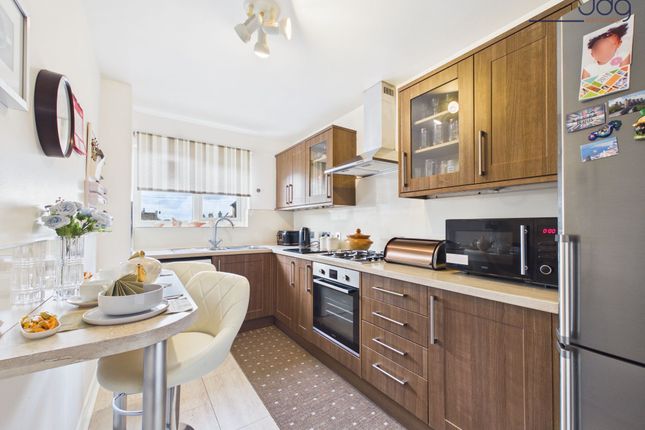 10 Thirlmere Court, Lancaster photo 3