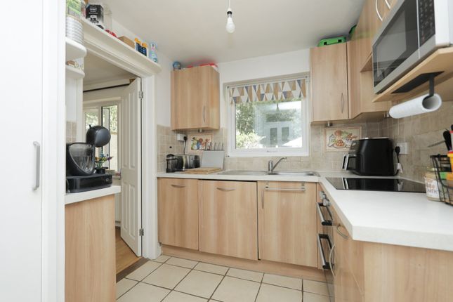 17, St. Johns Crescent, Canterbury photo 3