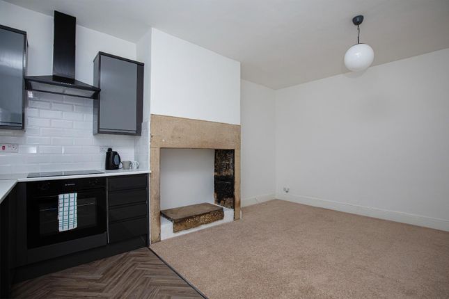 23, Thorncliffe Street, Huddersfield photo 4