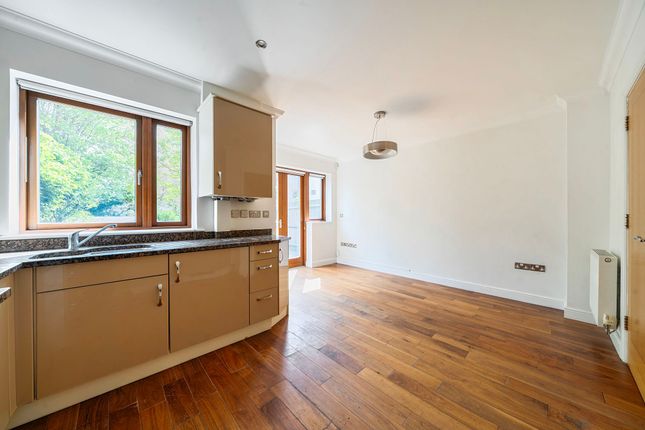 2 Court Road, Winchester photo 4