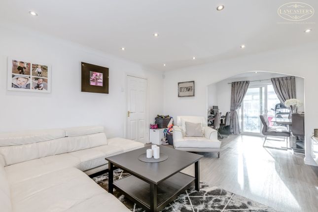 1, Vauze House Close, Bolton photo 3