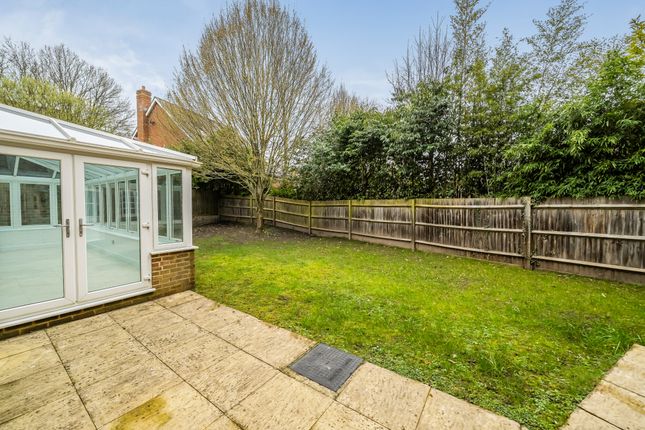 1, Highgrove Avenue, Ascot photo 2