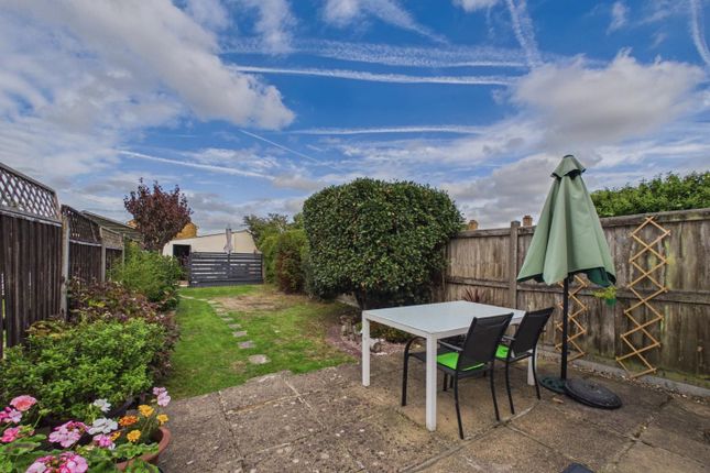 45, Beaver Lane, Ashford photo 2