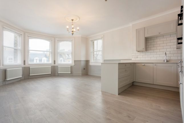 Thumbnail Flat to rent in First Avenue, Hove