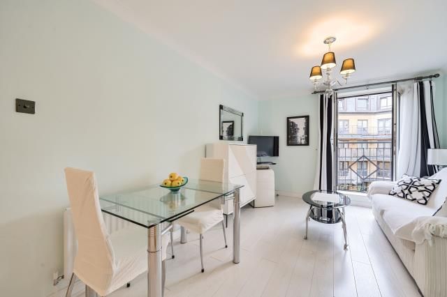Flat 63 Regents Plaza Apartments, 7, Kilburn Priory, London photo 3