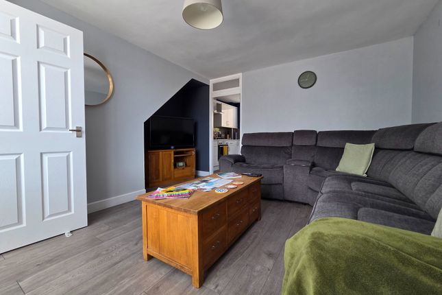 45, Cedar Close, Margate photo 4