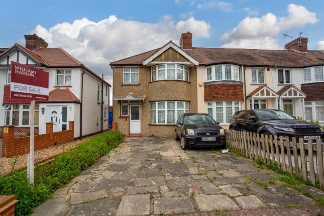 End terrace house for sale in Windsor Avenue, Cheam, Sutton