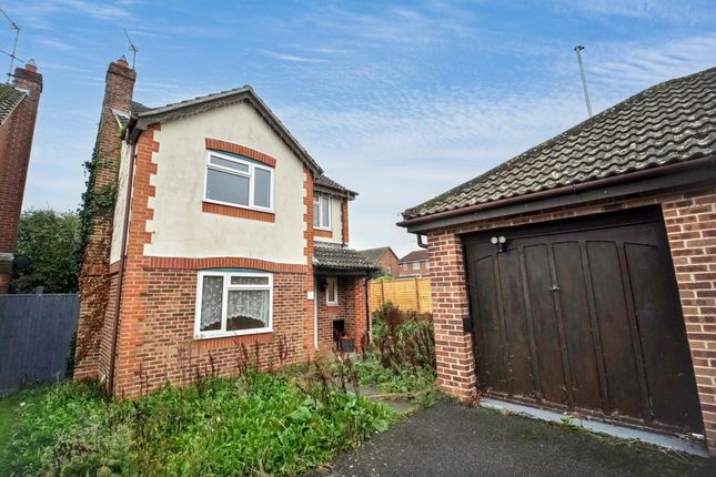 4-bed detached on Cotswold Close, Eastbourne, £235,000
