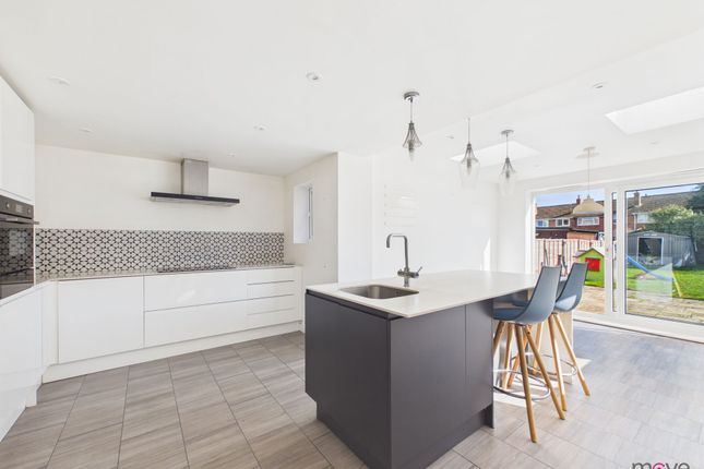 5 Hulbert Close, Cheltenham photo 2