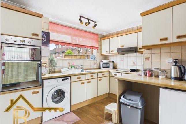 4, Moultrie Way, Upminster photo 4