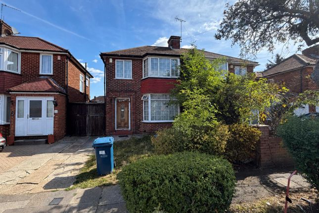3-bed house on 33, Lamorna Grove, Stanmore, £2,350/mo