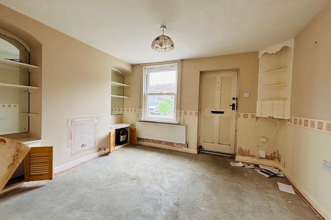 6, Swirles Place, Great Yarmouth photo 2