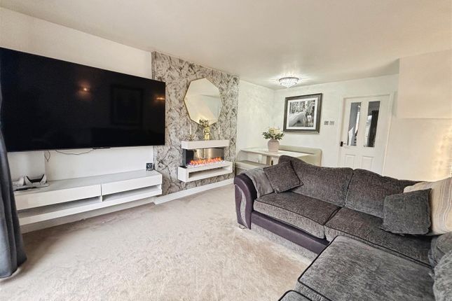 46, Sangster Way, Bradford photo 3