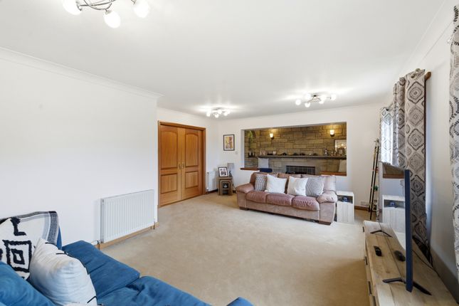 53, Hogarth Drive, Cupar photo 3