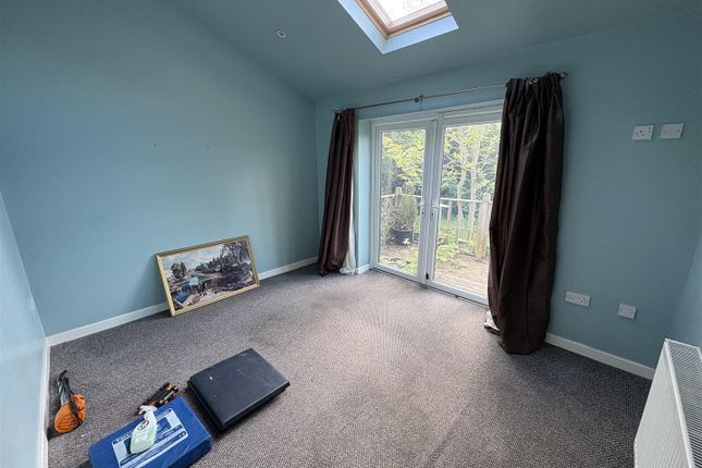 5, Intake Lane, Batley photo 4