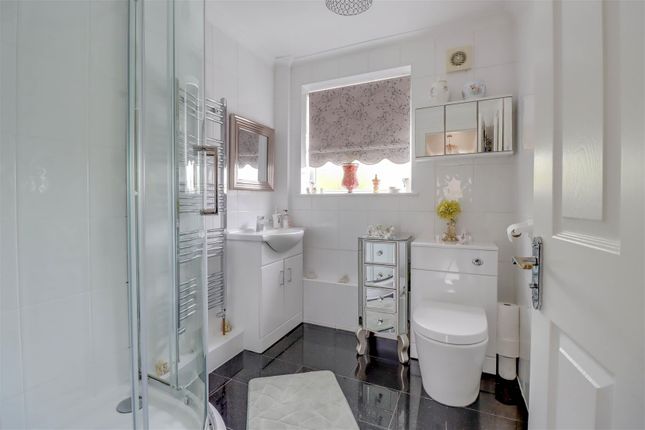 42, Castledon Road, Wickford photo 5