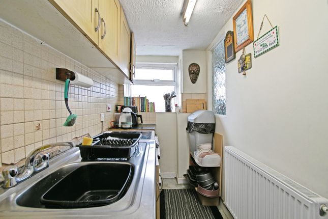35,, Lemon Place, Redruth photo 4