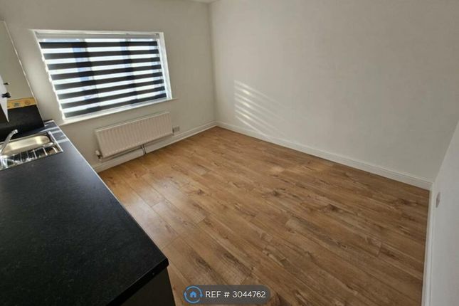 Flat   Norris Street, Warrington photo 3
