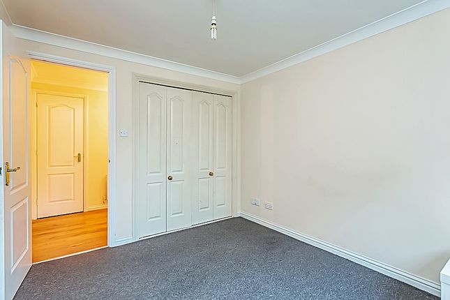 23, Kensington Heights, Sheepcote Road, Harrow photo 4
