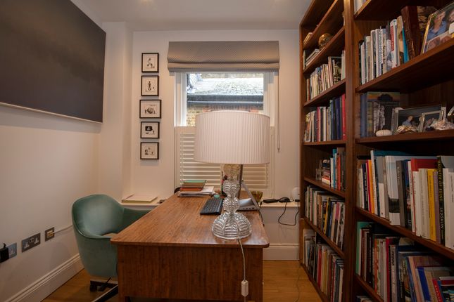 Terraced house for sale in Quarrendon Street, London