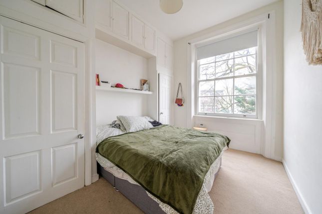 Albert Square, Stockwell, London SW8, 2 bedroom flat for sale ...