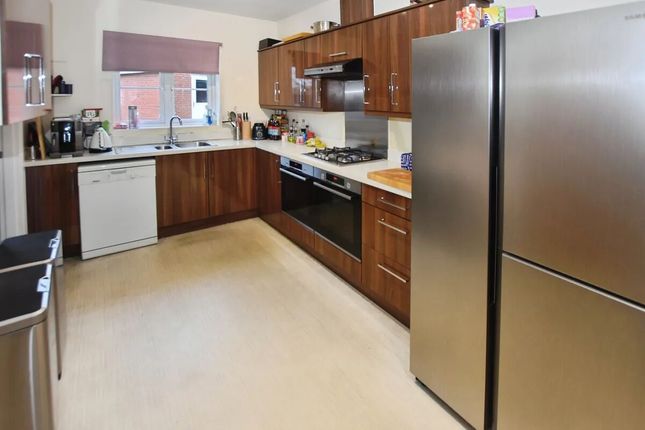 12, Thistle Close Highweek, NEWTON ABBOT photo 3