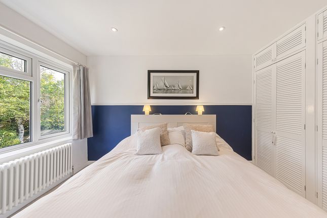 Hillview, London photo 4