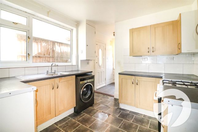 62, Northumberland Park, Erith photo 2
