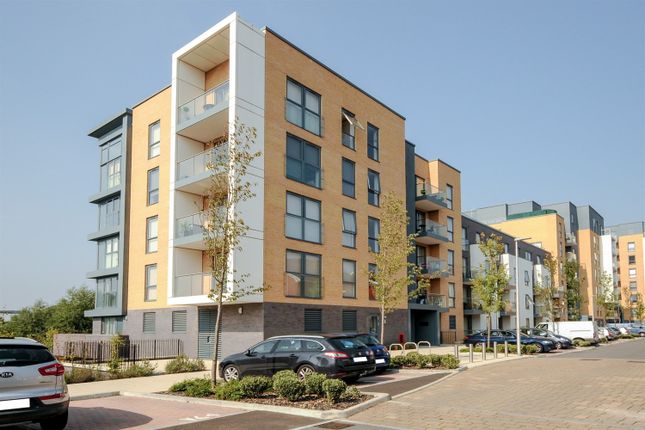 Thumbnail Flat to rent in Cygnet House, Reading