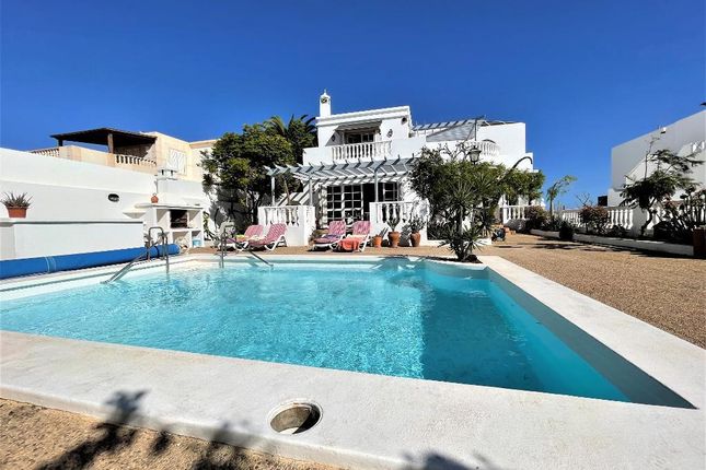 Villa for sale in Calle Columbia, Costa Teguise, Lanzarote, 35508, Spain