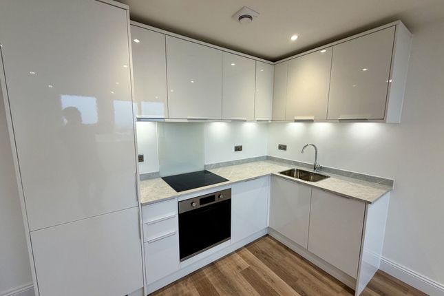63 New Road, Gravesend photo 3