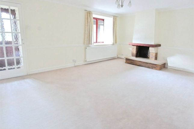 4, Caradon Close, Woking photo 3